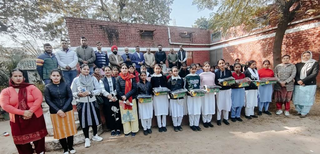 लायंस क्लब रतिया सिटी द्वारा जर्सी व बूट वितरण समारोह का आयोजन